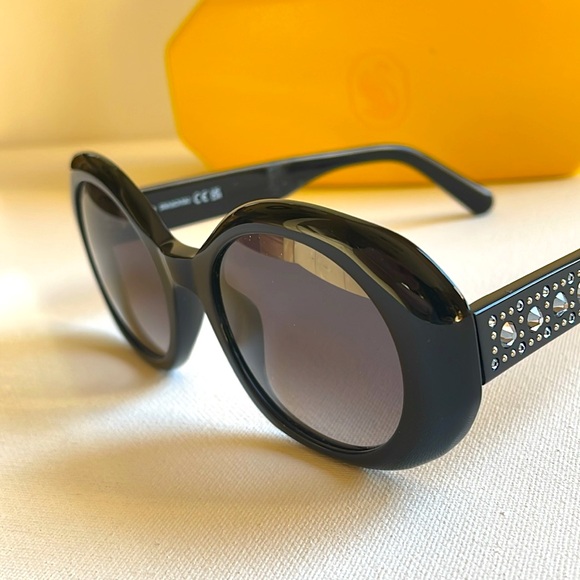 BNIB SWAROVSKI CRYSTAL SUNGLASSES BLACK 52-21-140 - Picture 10 of 14